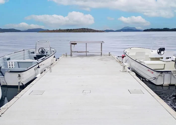 아파트 6 Person In *