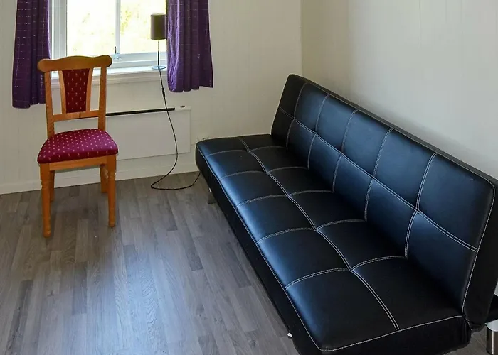 아파트 6 Person In